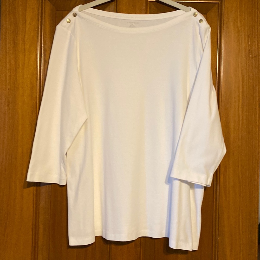 Lands’ End Boat Neck 3/4 length sleeved tee. Women’s size 16W-18W in white.